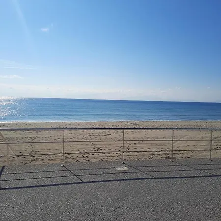 Kerasioti Sea View 公寓